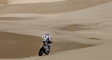 eský motocyklista na KTM David Pabika bhem deváté etapy Rallye Dakar.