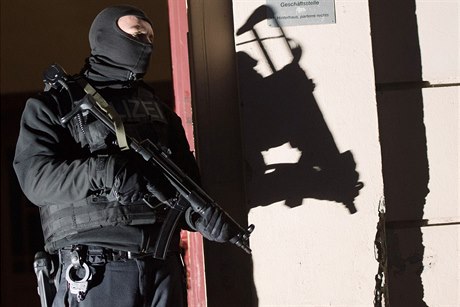 Berlínská policie zatkla v noci na pátek dva radikální muslimy podezelé z...