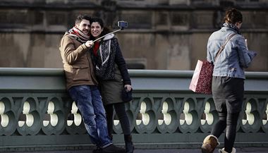 U dn obtovn kolemjdoucch - selfie ty se stala fenomnem doby....