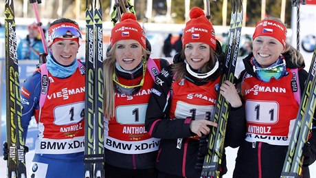 Zleva: Veronika Vítková, Gabriela Soukalová, Jitka Landová a Eva Puskaríková.