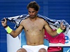 Rafael Nadal se osuuje bhem zpasu s Timem Smyczekem.