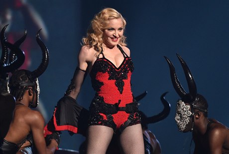 Madonna bhem vystoupení na pedevání hudebních cen Grammy