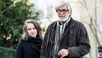 Tereza Voříšková a Jiří Bartoška v seriálu Reportérka | na serveru Lidovky.cz | aktuální zprávy