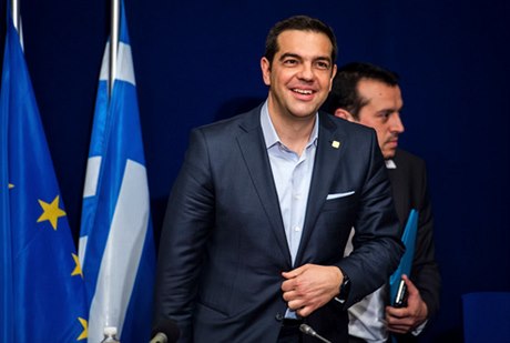 ecký premiér Tsipras na tiskové konferenci.