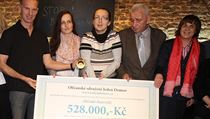 Eva Michalkov pevzala symbolick ek s stkou 528 000 korun, kter vynesla...