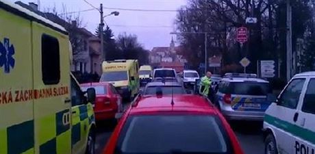 Policie a strnci zasahuj v Uherskm Brod. Neznm tonk tam stlel v...