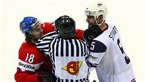 Česko - USA (Frolík se pere se soupeři). | na serveru Lidovky.cz | aktuální zprávy