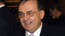 Jiří Gruša (archivní snímek z roku 2002) | na serveru Lidovky.cz | aktuální zprávy