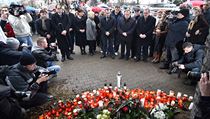 Oběti střelby v Uherském Hradišti přišly ve středu uctít desítky lidí. Byli... | na serveru Lidovky.cz | aktuální zprávy