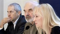 Akce Čtení pomáhá. Zleva Marek Eben, Zdeněk Svěrák a Alena Ježková | na serveru Lidovky.cz | aktuální zprávy