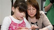 Projekt Čtení pomáhá už pomohl nevidomé Pavlínce (na fotografii) | na serveru Lidovky.cz | aktuální zprávy