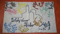 Vlajka, se kterou se budou prezentovat děti z dětského domova Střekov na festivalu Out of Home 2011 | na serveru Lidovky.cz | aktuální zprávy