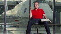 Letiště je místo plné příběhů, říká spisovatel Tony Parsons, jenž prožil týden na letišti. Nyní píše o lidech, které tam potkal. | na serveru Lidovky.cz | aktuální zprávy