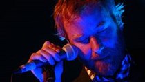 The National v Praze. Nejvýraznější postavou kapely je zpěvák Matt Berninger. | na serveru Lidovky.cz | aktuální zprávy