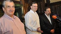 Špičky vládní koalice se opět nedohodly (zleva Karel Schwarzenberg, Petr Nečas a Radek John) | na serveru Lidovky.cz | aktuální zprávy