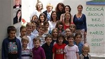 Učíme se česky v Paříži. Již osmým rokem probíhá výuka v České škole bez hranic v Paříži. Děti se učí v prostorách Českého centra na velvyslanectví. | na serveru Lidovky.cz | aktuální zprávy