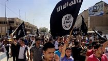 Pouliční demonstrace na podporu Islámského státu ve městě Mosul (archivní... | na serveru Lidovky.cz | aktuální zprávy