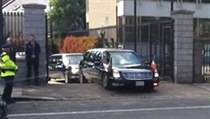 Obamova limuzína uvízla při výjezdu z ambasády. | na serveru Lidovky.cz | aktuální zprávy