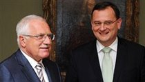 Premiér Nečas přinesl prezidentu Klausovi návrh na odvolání ministra Fuksy. | na serveru Lidovky.cz | aktuální zprávy