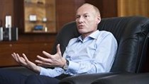 My jezdíme tak, jak si řekne objednavatel – stát, kraje. Oni chtějí zabezpečit, aby lidé dojeli k doktorovi. A nám hradí rozdíl mezi tržbou a skutečnými náklady. | na serveru Lidovky.cz | aktuální zprávy