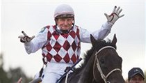 Šťastný Josef Váňa vyhrál Velkou pardubickou už poosmé | na serveru Lidovky.cz | aktuální zprávy
