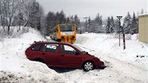 Srážka vlaku s osobním automobilem na železničním přejezdu v Novém Městě na Moravě zastavila na tři hodiny dopravu na trati mezi Žďárem nad Sázavou a Tišnovem..jpg | na serveru Lidovky.cz | aktuální zprávy