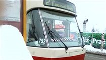 Řidič pražské tramvaje je zřejmě sympatizantem krajně pravicové Dělnické strany. Její podporu dává jasně najevo. | na serveru Lidovky.cz | aktuální zprávy