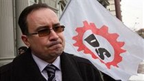 šéf Dělnické strany Tomáš Vandas u soudu, kde začalo jednání o návrhu na rozpuštění strany. | na serveru Lidovky.cz | aktuální zprávy