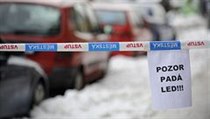 Ze střech padají rampouchy a led. | na serveru Lidovky.cz | aktuální zprávy
