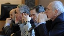 Představitelé H-Systemu - Jaroslav Vítek (druhý zprava) a Jaroslav Eliáš (vlevo). | na serveru Lidovky.cz | aktuální zprávy
