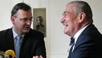 Premiér Petr Nečas uvádí do úřadu ministra zahraničních věcí Karla Schwarzenberga | na serveru Lidovky.cz | aktuální zprávy