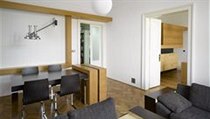 Klasické rozvržení interiéru bytu ve vinohradském činžovním domě architekt zachoval | na serveru Lidovky.cz | aktuální zprávy