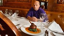 Zdeněk Pohlreich s jehněčím kolenem na špenátu | na serveru Lidovky.cz | aktuální zprávy