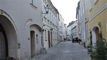 Já šel dál do Kamene a byl přes strašnou únavu uchvácen a dojat, tou malebnou a tichou krásou toho města s tichou hlavní ulicí | na serveru Lidovky.cz | aktuální zprávy