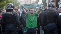 Fanoušci Bohemians 1905 a Slavie protestovali proti stěhování klokanů do Edenu. | na serveru Lidovky.cz | aktuální zprávy