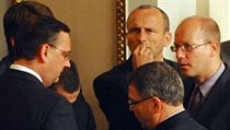 Jednání ve Sněmovně. Premiér Petr Nečas v diskusi s poslanci ČSSD. | na serveru Lidovky.cz | aktuální zprávy