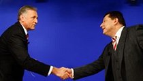 Předseda ODS Mirek Topolánek (vlevo) a předseda ČSSD Jiří Paroubek (vpravo) v diskusním pořadu České televize Otázky Václava Moravce | na serveru Lidovky.cz | aktuální zprávy