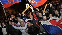Fanoušci na Slovensku fandí svému týmu v zápase s Kanadou. | na serveru Lidovky.cz | aktuální zprávy