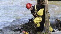 Hasiči našli tělo utonulého muže po několikahodinovém hledání. | na serveru Lidovky.cz | aktuální zprávy
