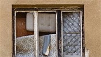 Ruina, ve které měla Veronika Kočová nahlášené trvalé bydliště. Údajně jen kvůli tomu, že ho chtěla s úřadem Prahy 9 vyměnit za obyvatelný byt. | na serveru Lidovky.cz | aktuální zprávy