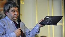 Syn Dagmar Hilarové Evžen při prezentaci deníku jeho matky v Praze. | na serveru Lidovky.cz | aktuální zprávy