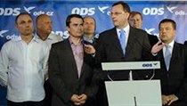 Vedení ODS: v popředí Ivan Langer, David Vodrážka, Petr Nečas, Petr Tluchoř a Přemysl Sobotka. | na serveru Lidovky.cz | aktuální zprávy