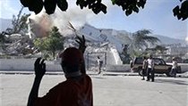 Jeden ze zničených domů v haitském Port-au-Prince po děsivém zemětřesení. | na serveru Lidovky.cz | aktuální zprávy