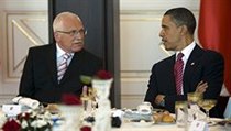 Václav Klaus hovoří s Barackem Obamou při slavnostním obědě. | na serveru Lidovky.cz | aktuální zprávy