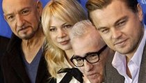 Leonardo di Caprio na Berlinale. Na snmku s Ben Kingsley, Michelle Williams, Martin Scorsese a Di Caprio