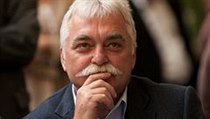 Milan Urban ve volebním štábu ČSSD. Milan Urban ve volebním štábu ČSSD.