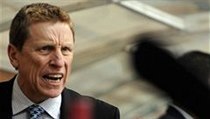 Glen Hanlon dává pokyny svým svěřencům | na serveru Lidovky.cz | aktuální zprávy