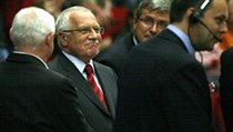 Václav Klaus na basketbalovém utkání. | na serveru Lidovky.cz | aktuální zprávy