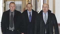 Zpravodajci Páleník, Kovanda a Pohnek na soudu s Janou Neasovou v pondlí 9....