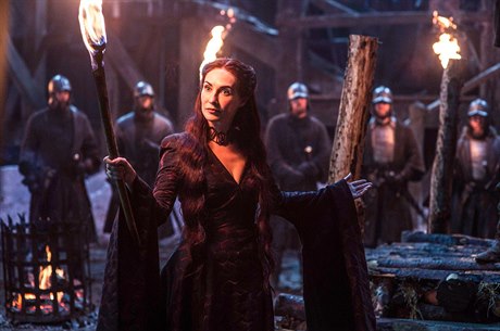 Rudá knka Melisandra, kterou v seriálu ztvárnila Carice van Houtenová.